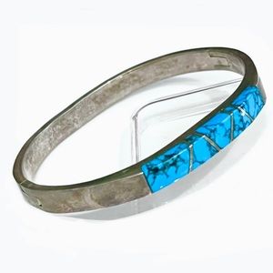 Signed, Taxco Vintage Sterling Slvr Turquoise Blue Dyed Howlite Hinged Bracelet